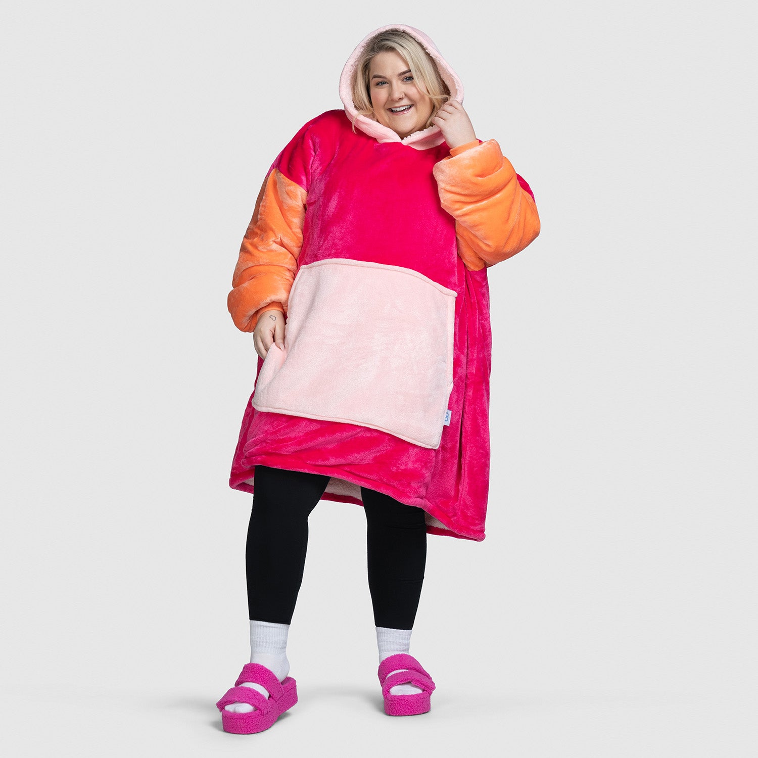 size: Montana is 5' 5" wearing a size L/XL