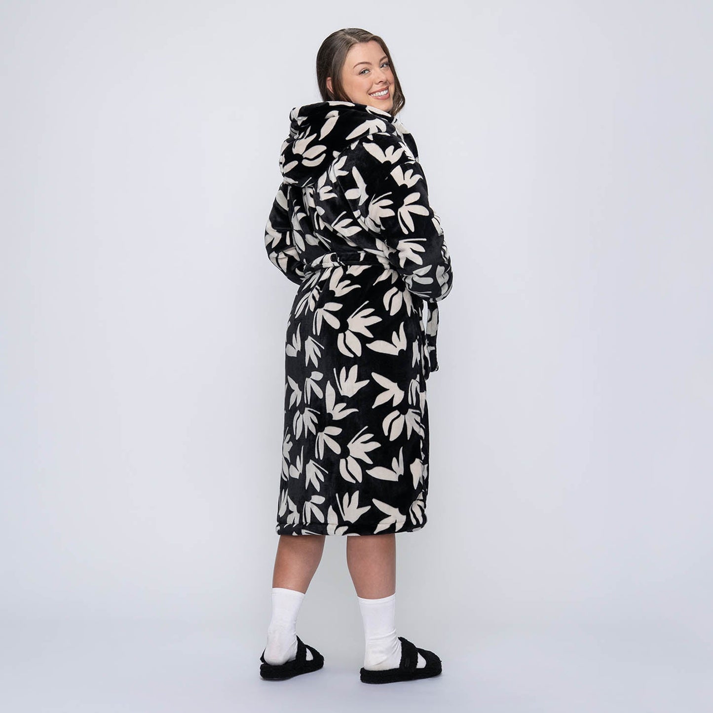 size: Mackenzie is 5’7” wearing a size S/M