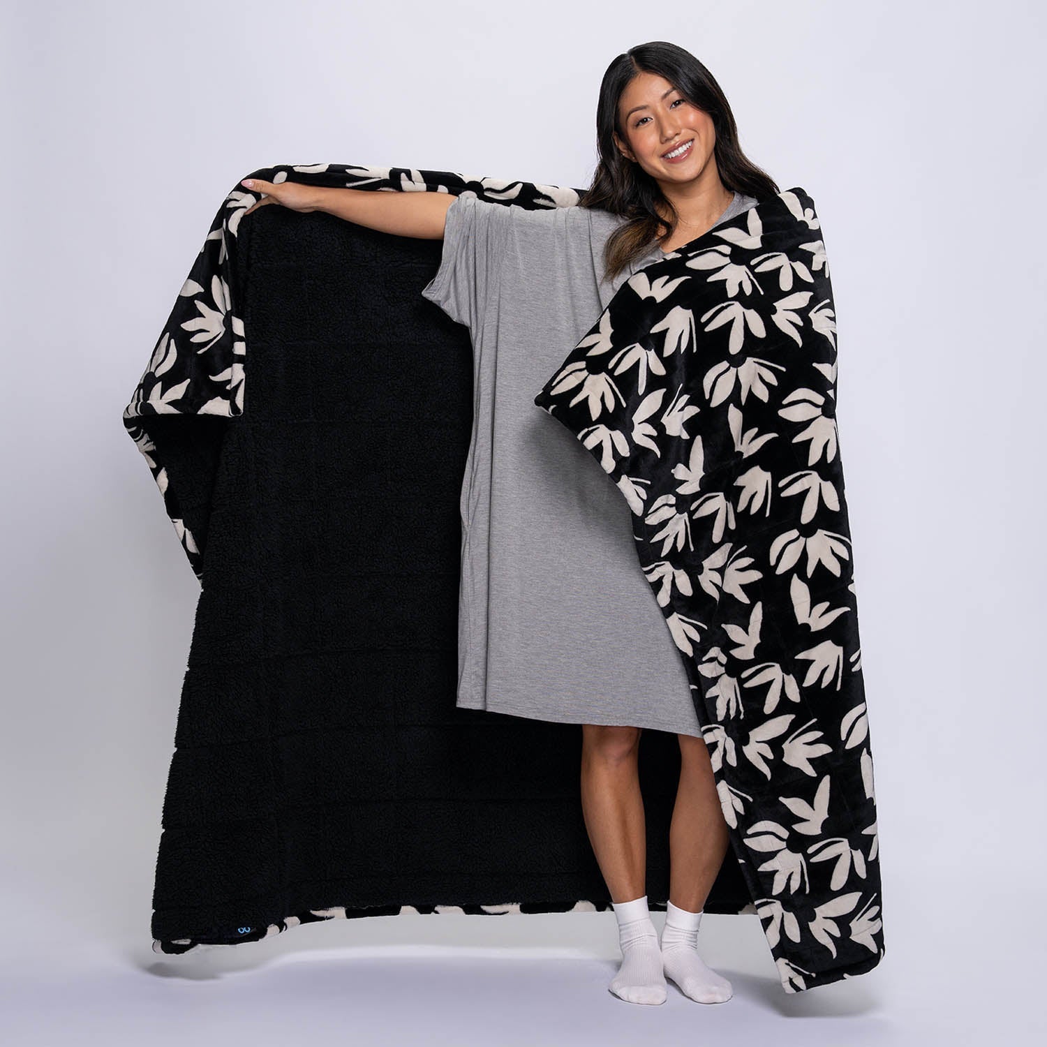 0621-3DOUBLE BLANKET / HARE ダブルブランケット / Black Floral Sherpa Blanket – The Oodie USA