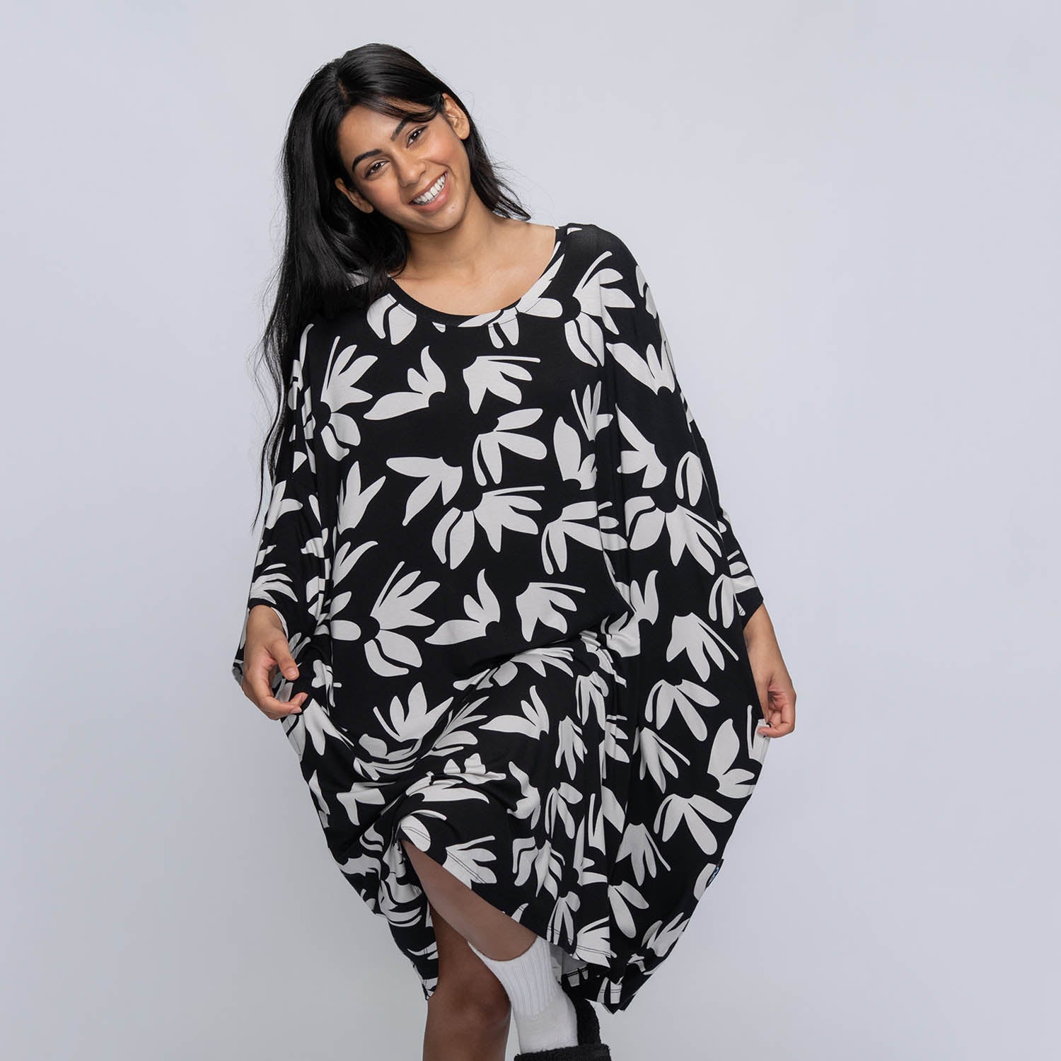 size: Shailza is 5’5” wearing a size OOD