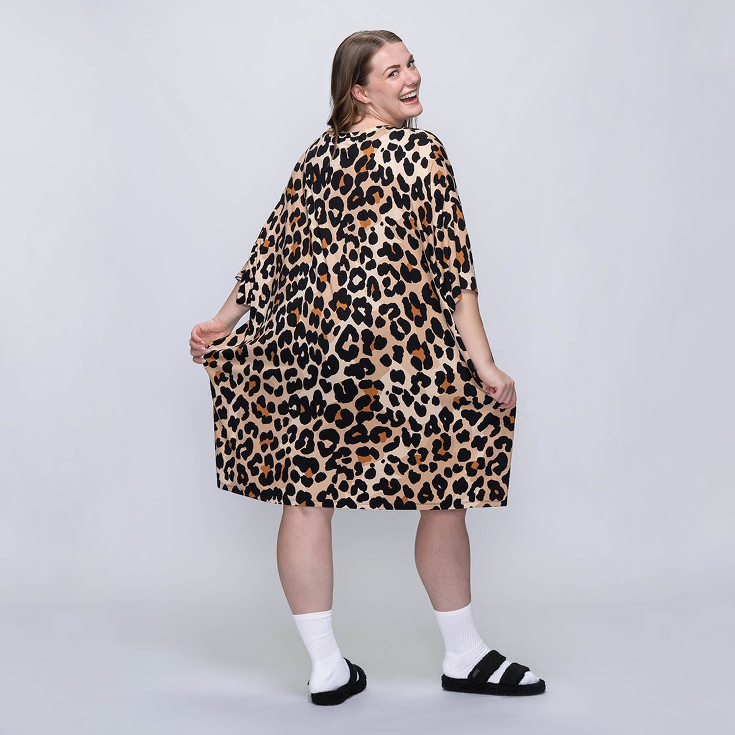 size: Tayla is 5’7” wearing a size OOD