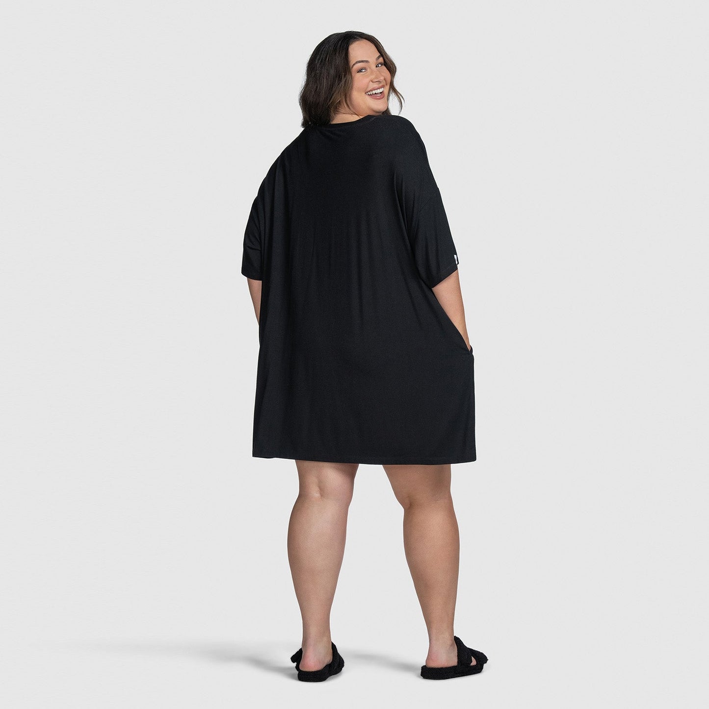 size: Caitlin is 6'0