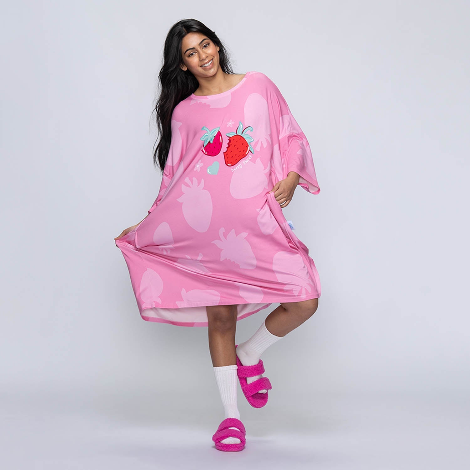 size: Shailza is 5’5” wearing a size OOD