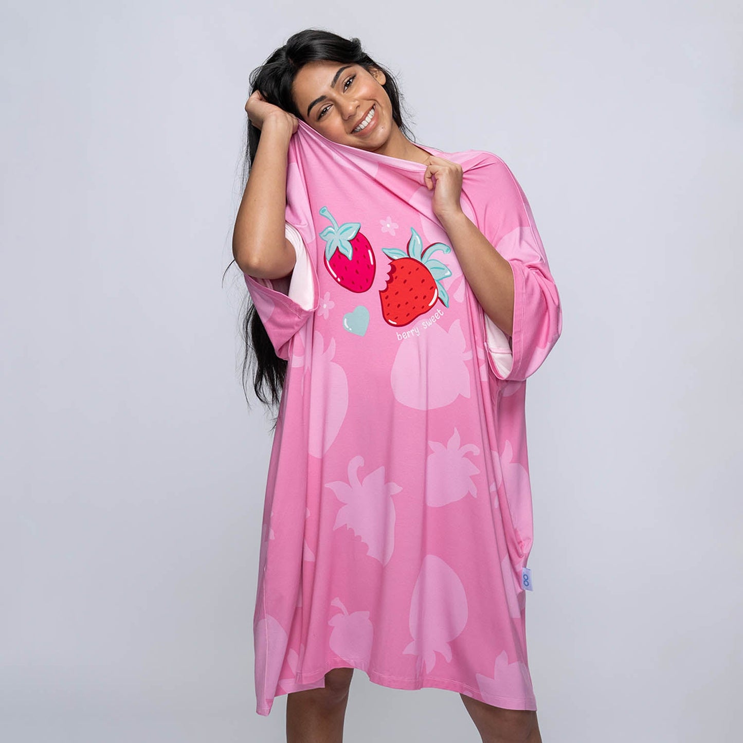 size: Shailza is 5’5” wearing a size OOD