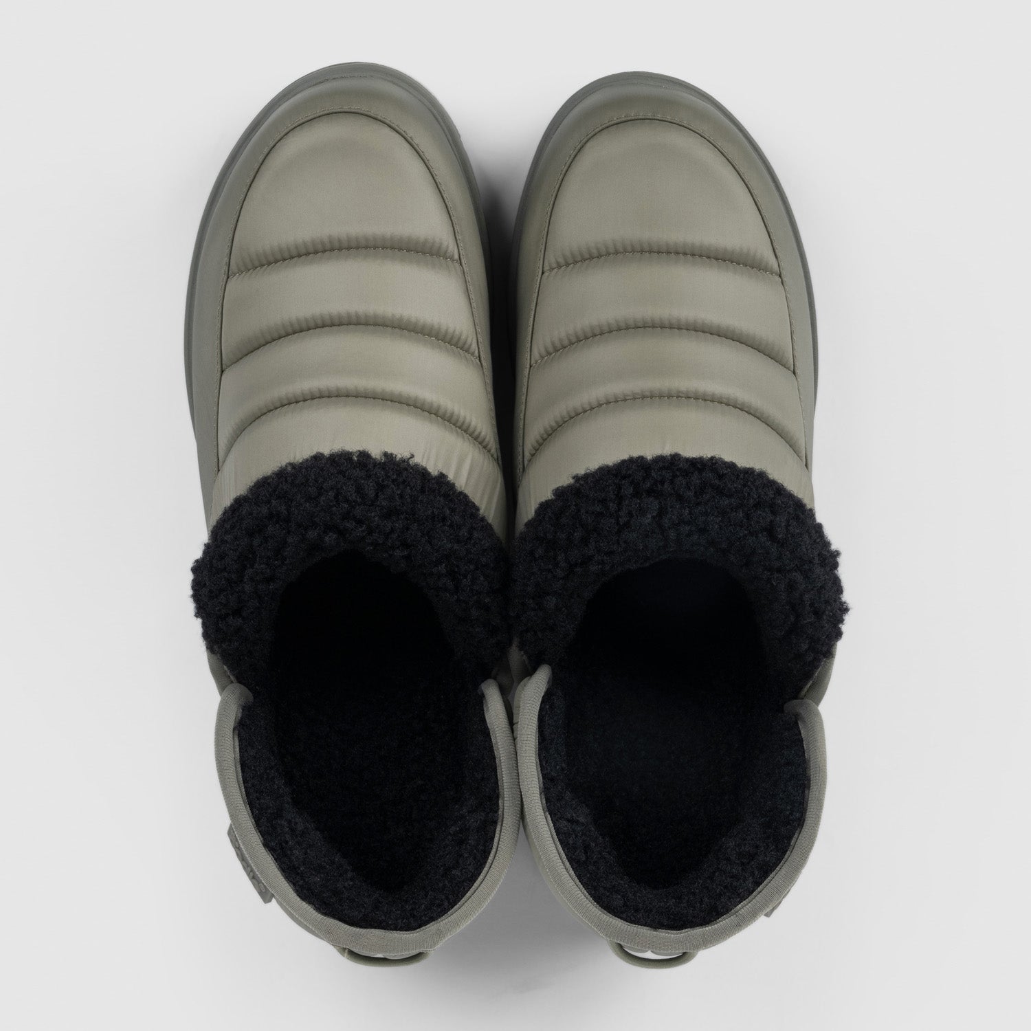 【関税込み】Tall Puffer Boots in Khaki Poly Khaki Puffer Boot – The Oodie USA