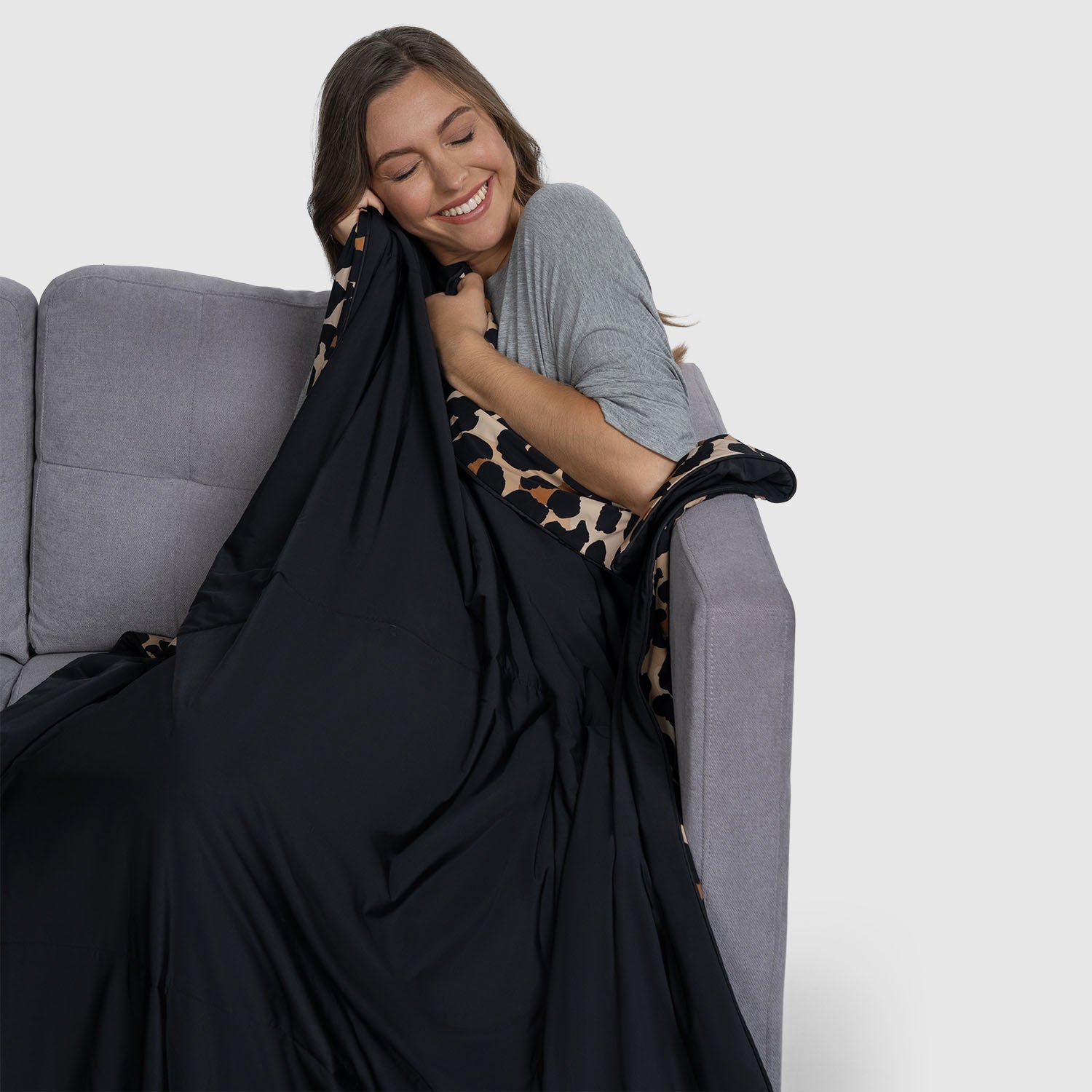 The Oodie Cooling Blanket - Thumbnail 3