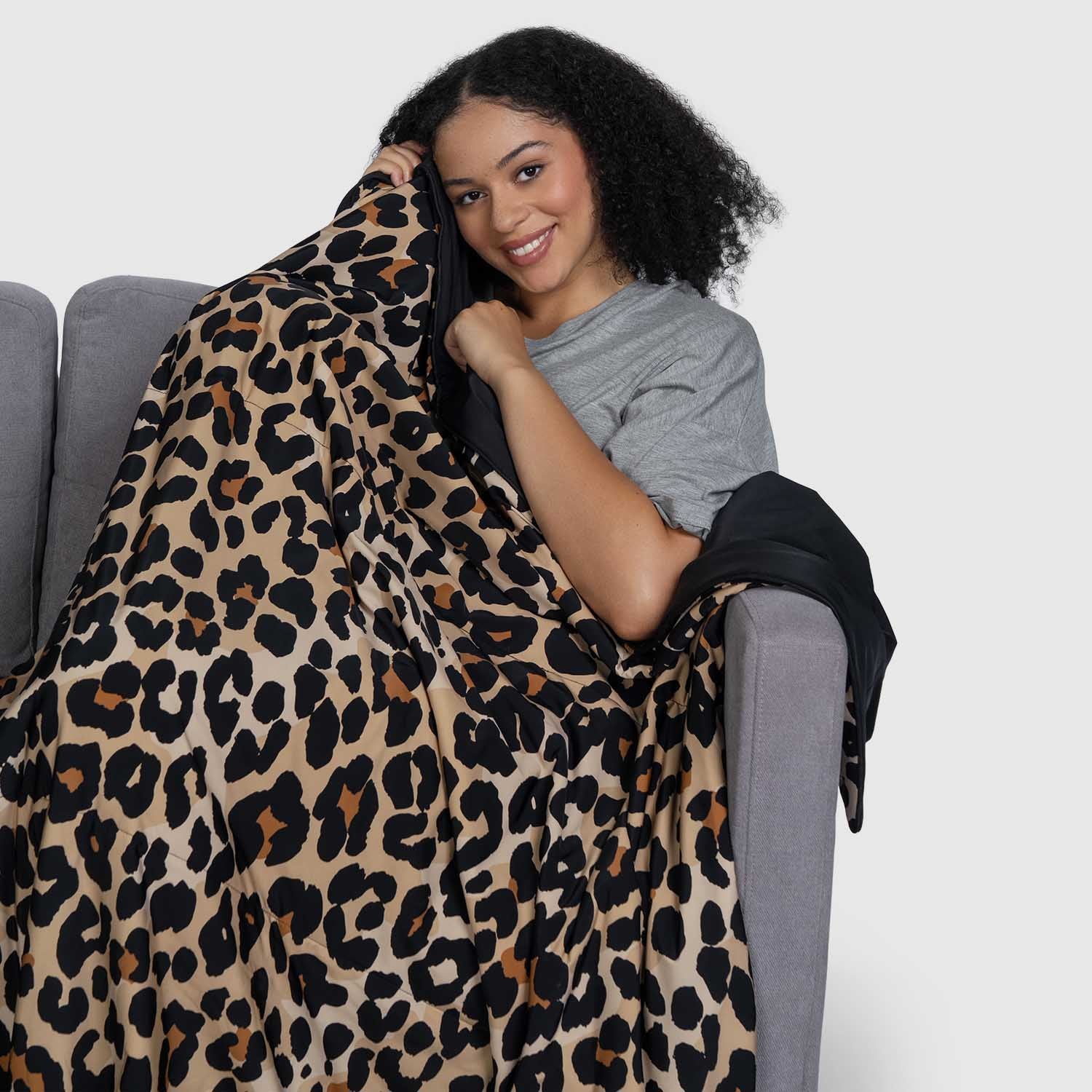 The Oodie Cooling Blanket - Thumbnail 4