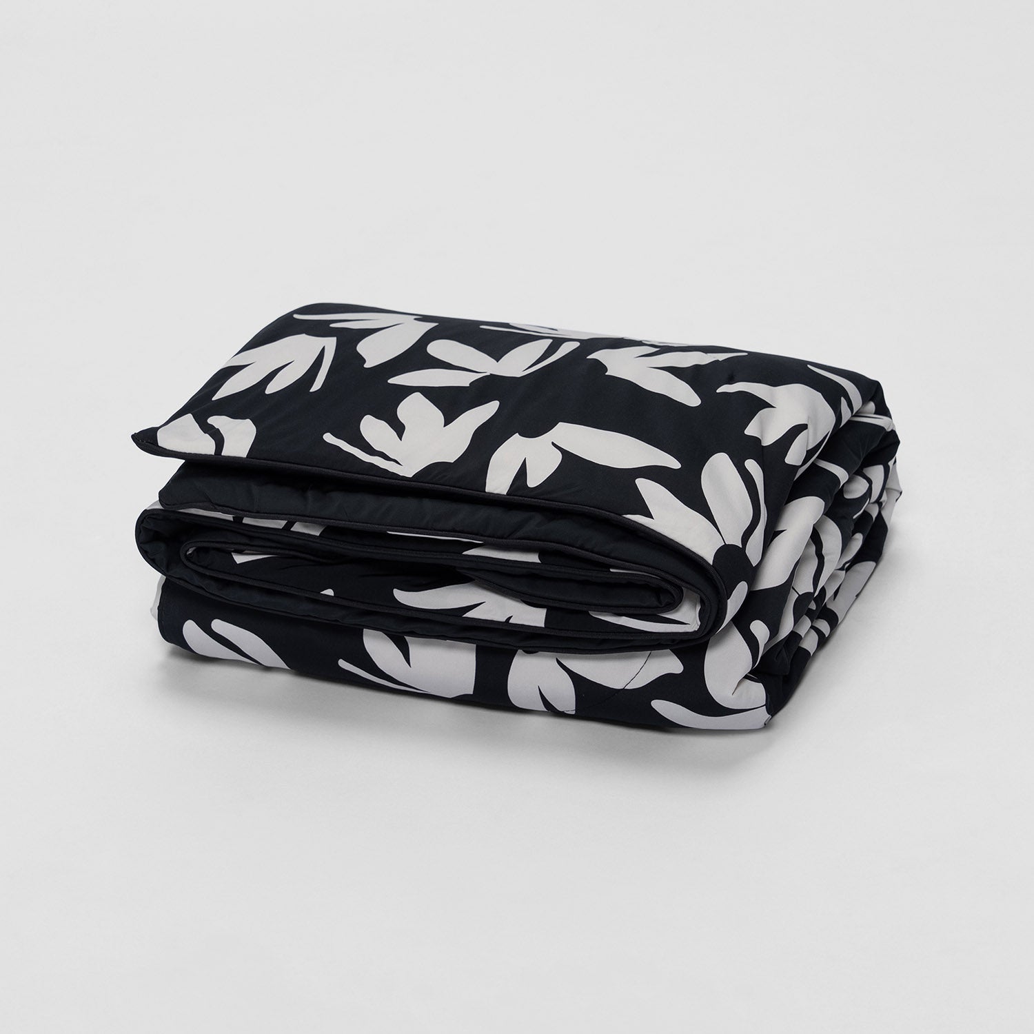 Black Floral Cooling Blanket - Thumbnail 5