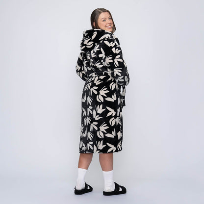 size: Mackenzie is 5’7” wearing a size S/M