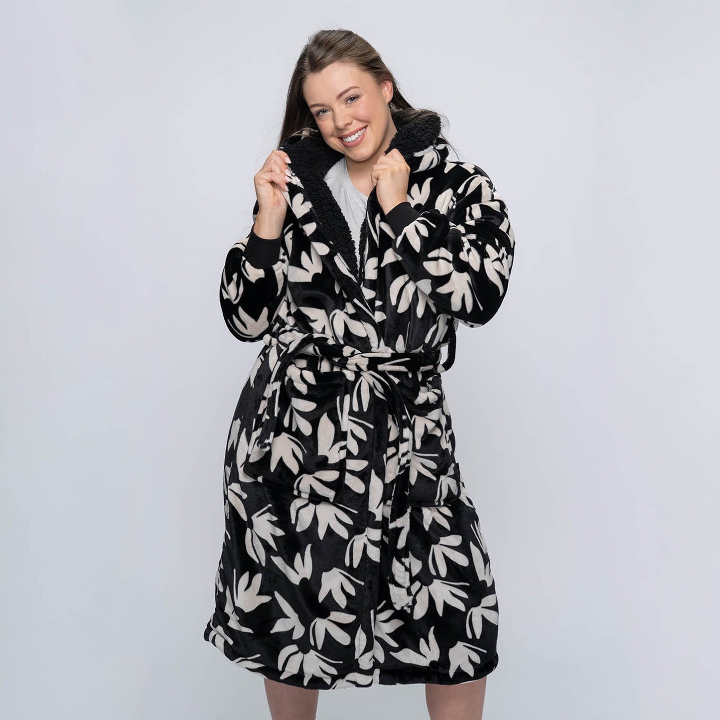 size: Mackenzie is 5’7” wearing a size S/M