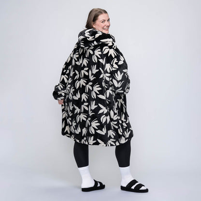 size: Tayla is 5’7” wearing a size OOD