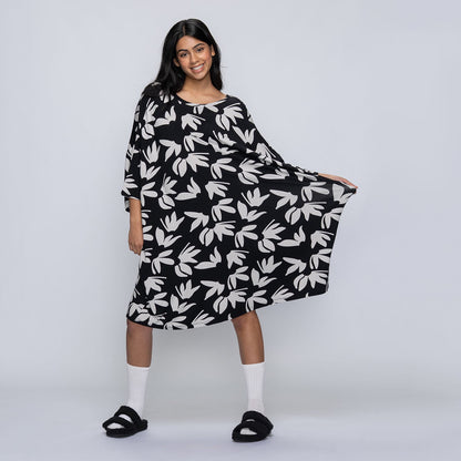 size: Shailza is 5’5” wearing a size OOD