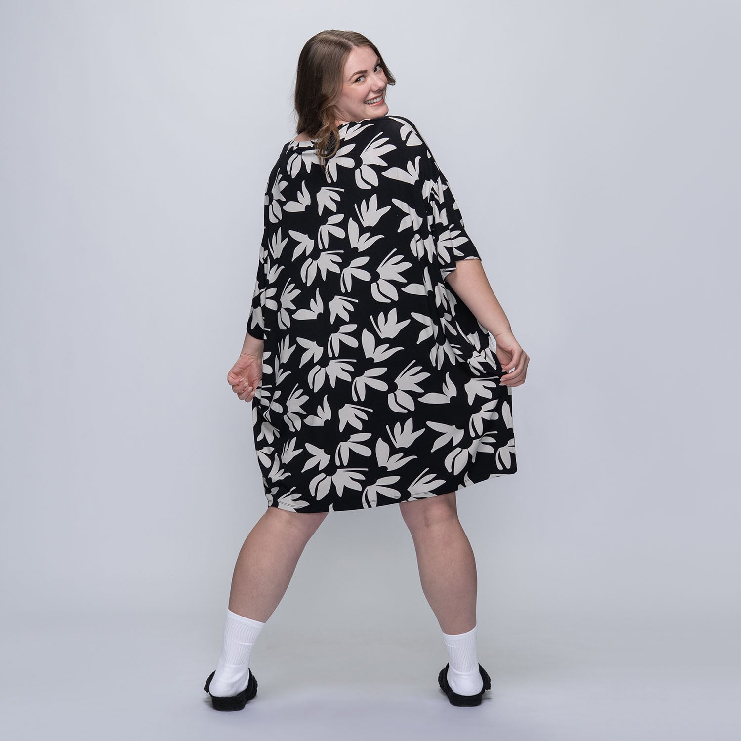 size: Tayla is 5’7” wearing a size OOD