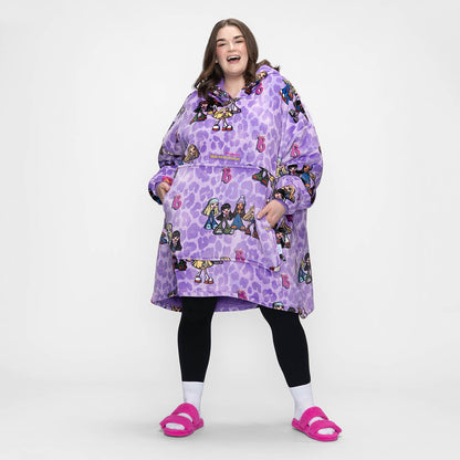 size: Claudia is 5'8" wearing a size OOD