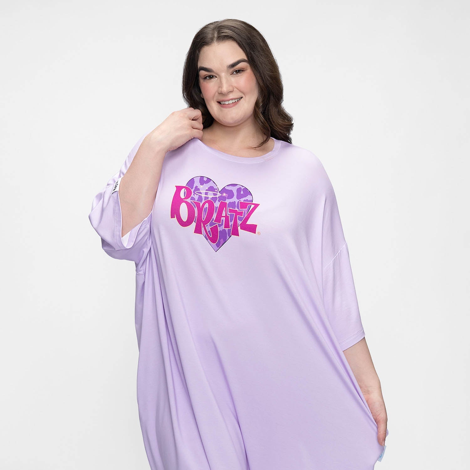 size: Claudia is 5'8" wearing a size OSFM