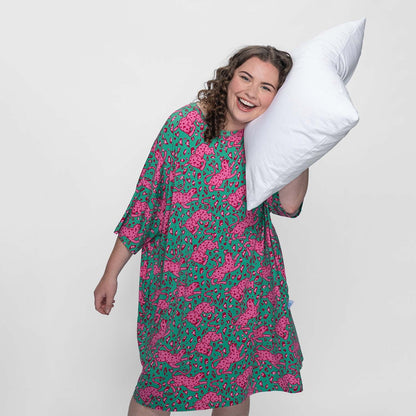 size: Finty is 5′7″ wearing a size OSFM