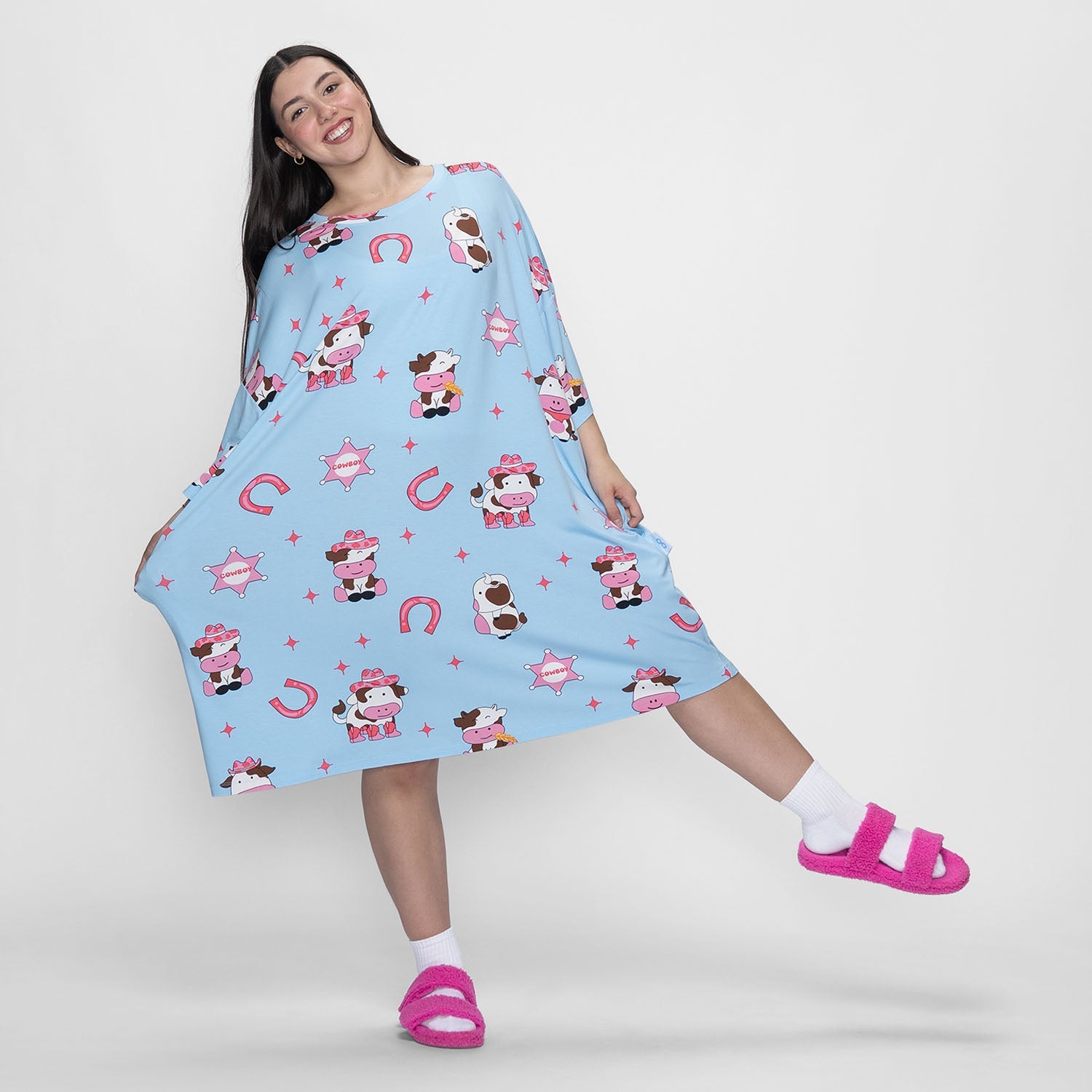 size: Sharnaya is 5′4” wearing a size OSFM