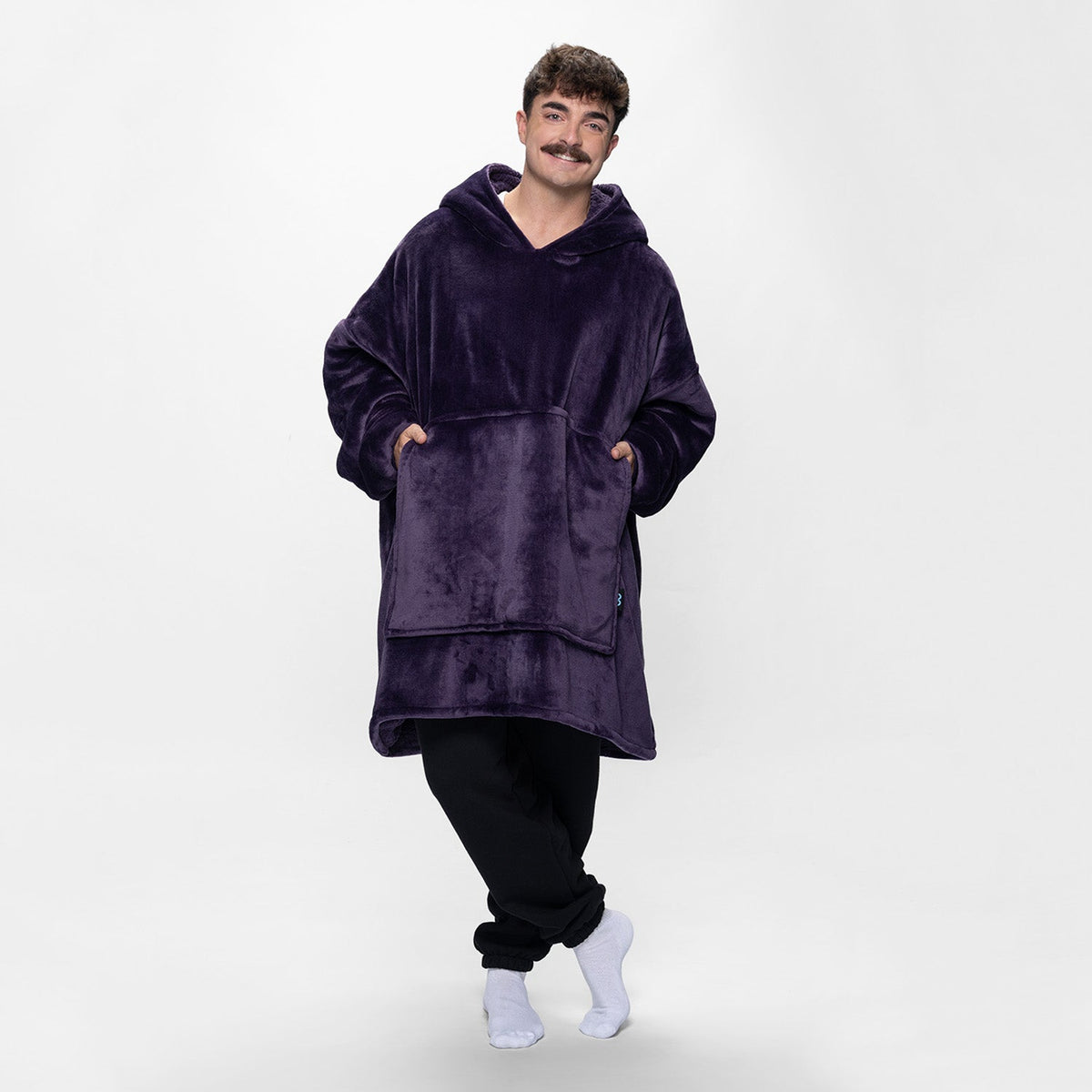 size: Adam is 183cm wearing a size OOD