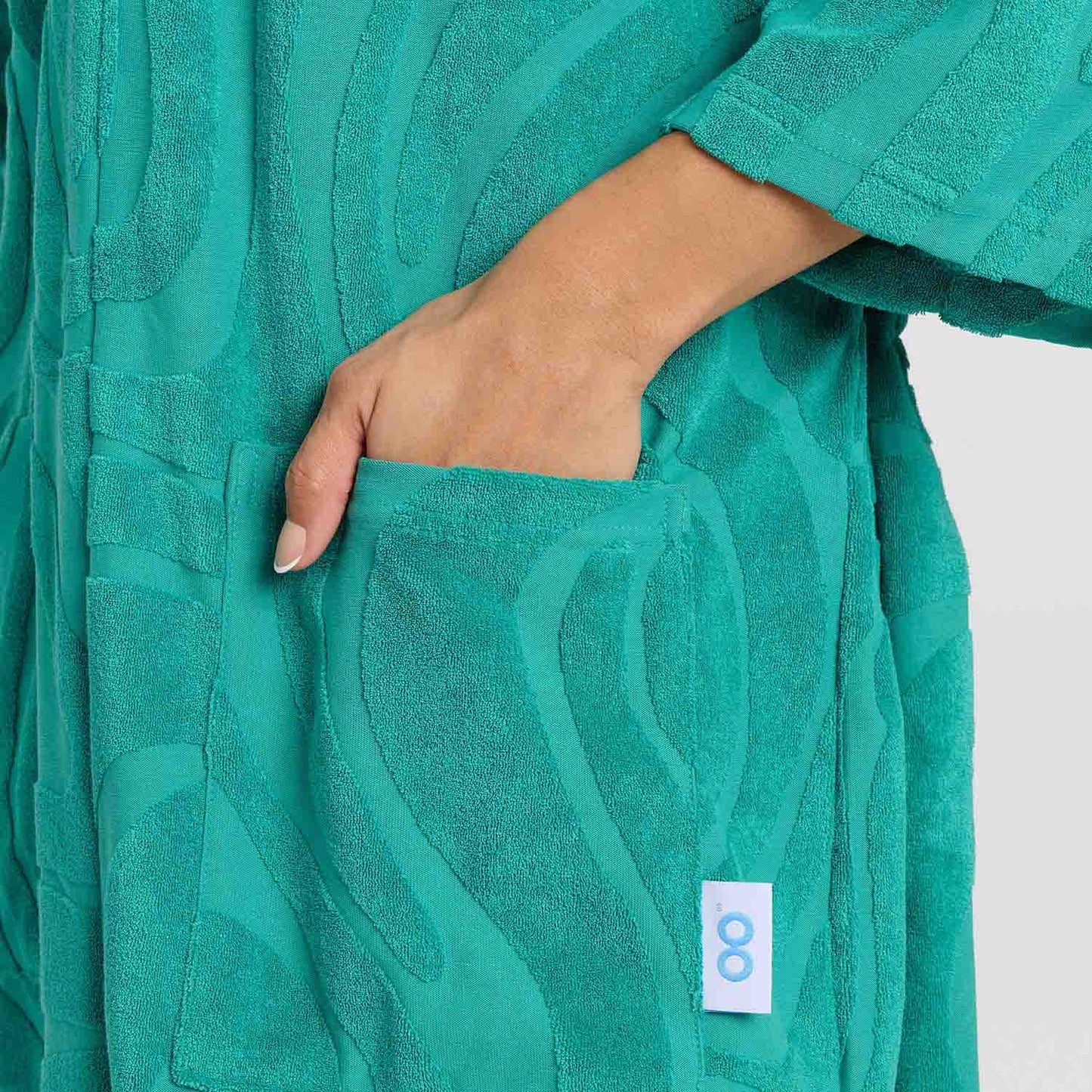 size: Alejandra is 172cm wearing a size S/M