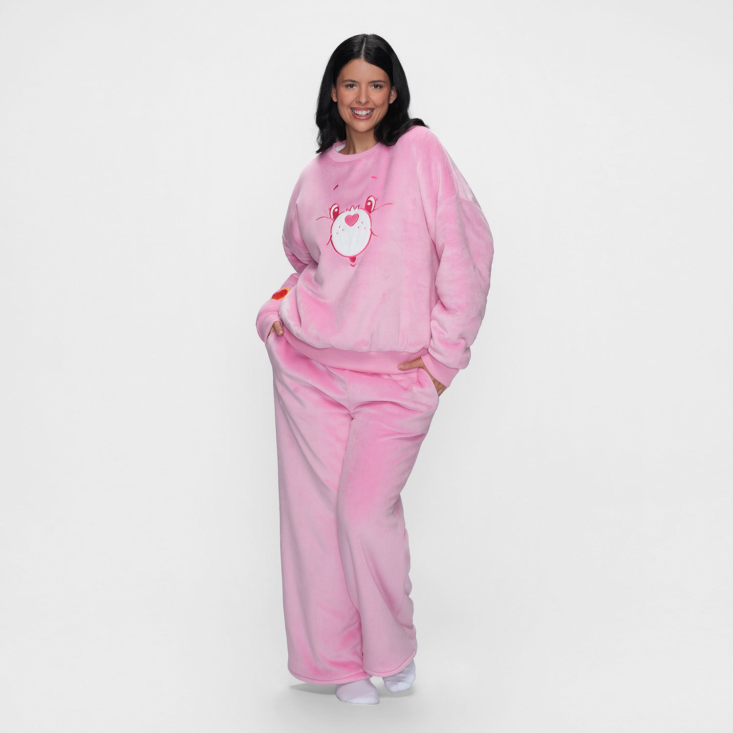 size: Serena is 180cm wearing a size L/XL