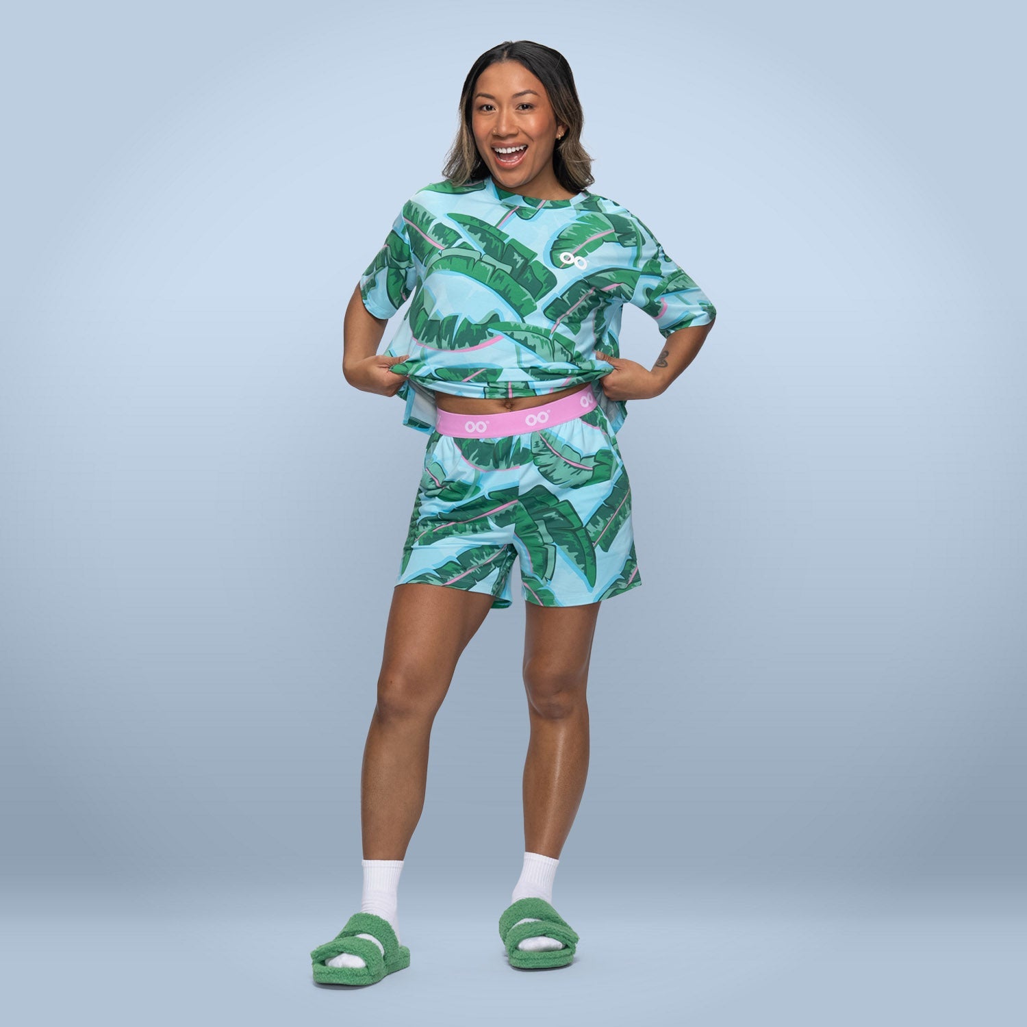 size: Sonya is 5’3” wearing a size S/M