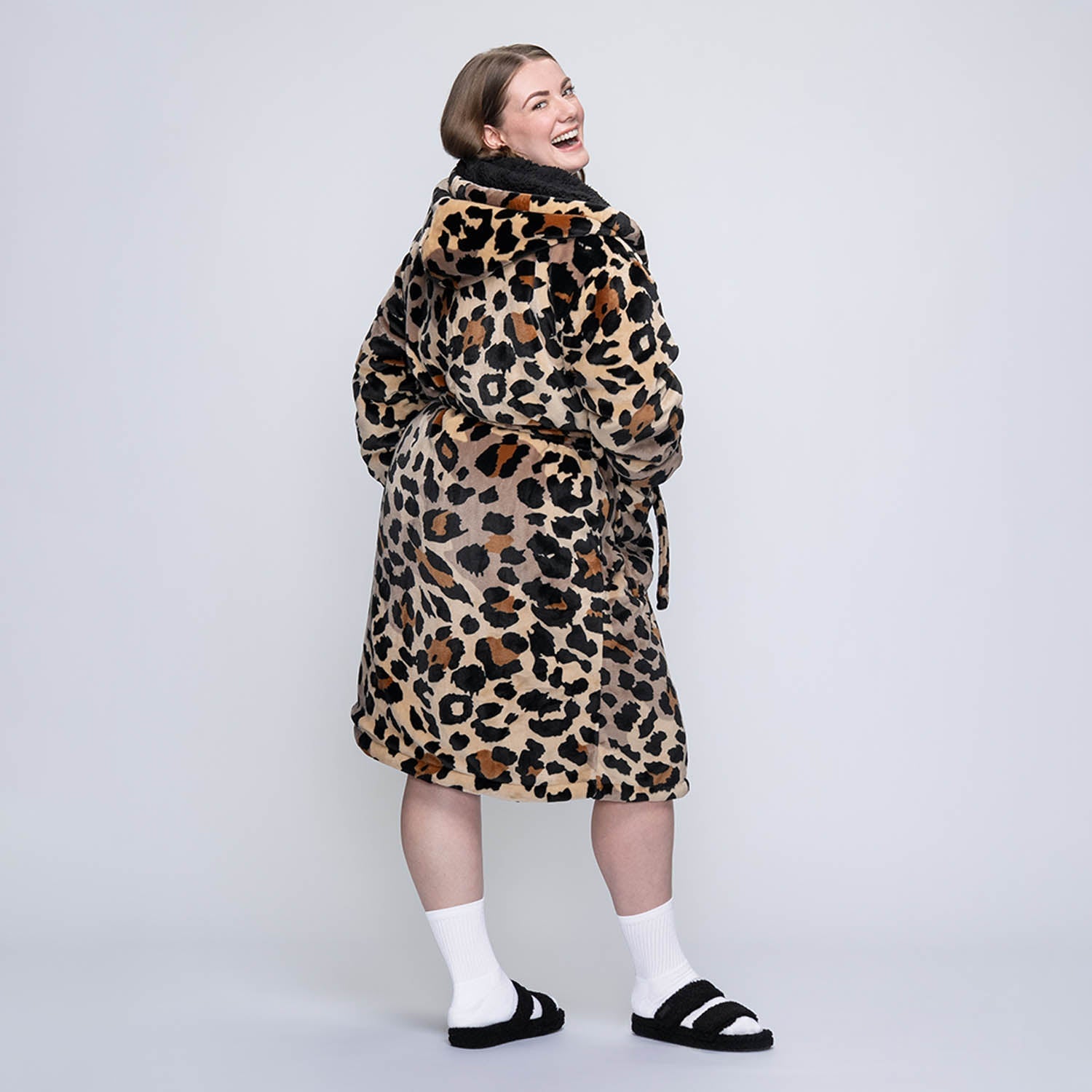 size: Tayla is 5’7” wearing a size  L/XL