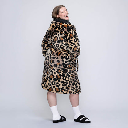 size: Tayla is 5’7” wearing a size  L/XL