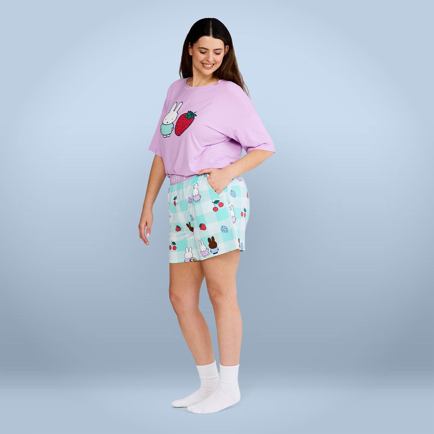 size: Serena is 5’11” wearing a size L/XL