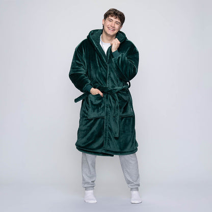 size: Connor is 6'0" wearing a size  L/XL