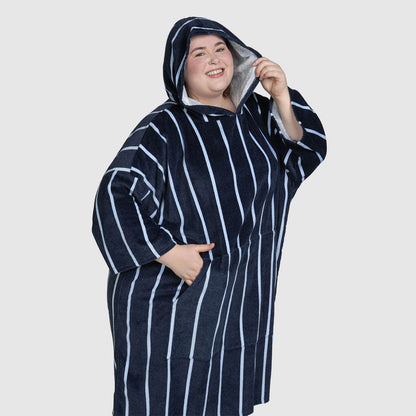 size: Lucy is 5'9" wearing a size S-XL