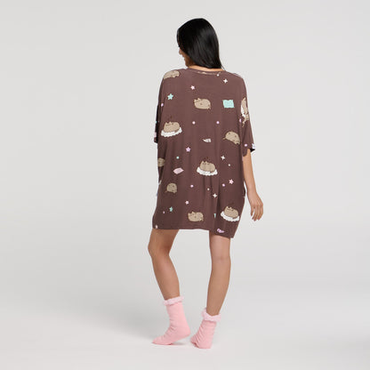 size: Ailene is 5'8" wearing a size S/M