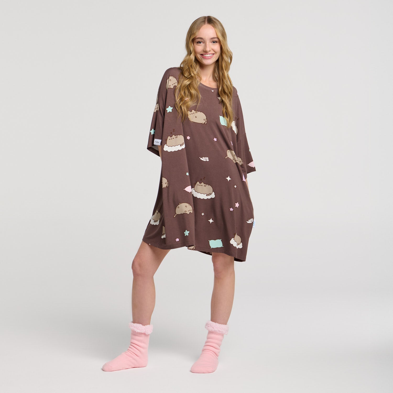 size: Lilly is 5'6" wearing a size S/M