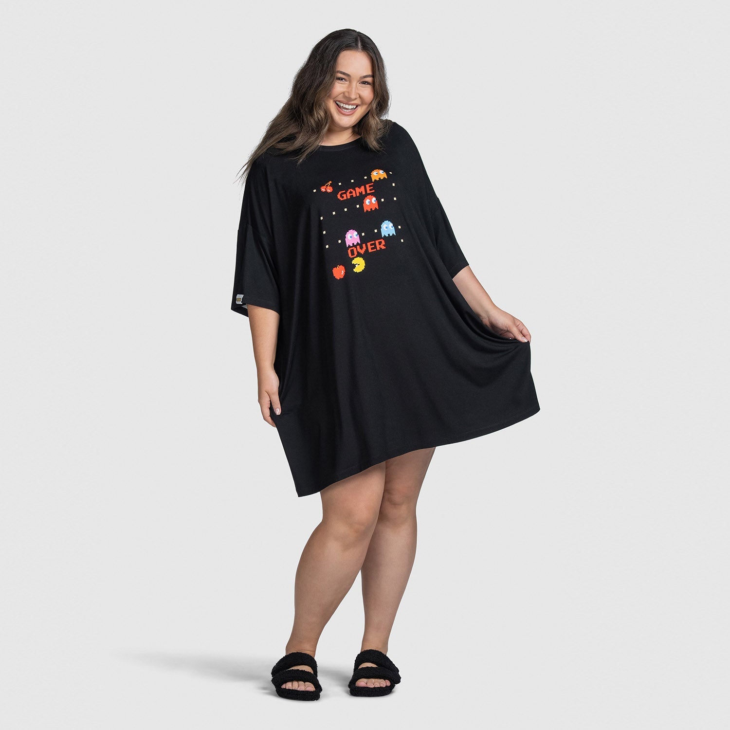 size: Caitlin is 6'0" wearing a size S-XL