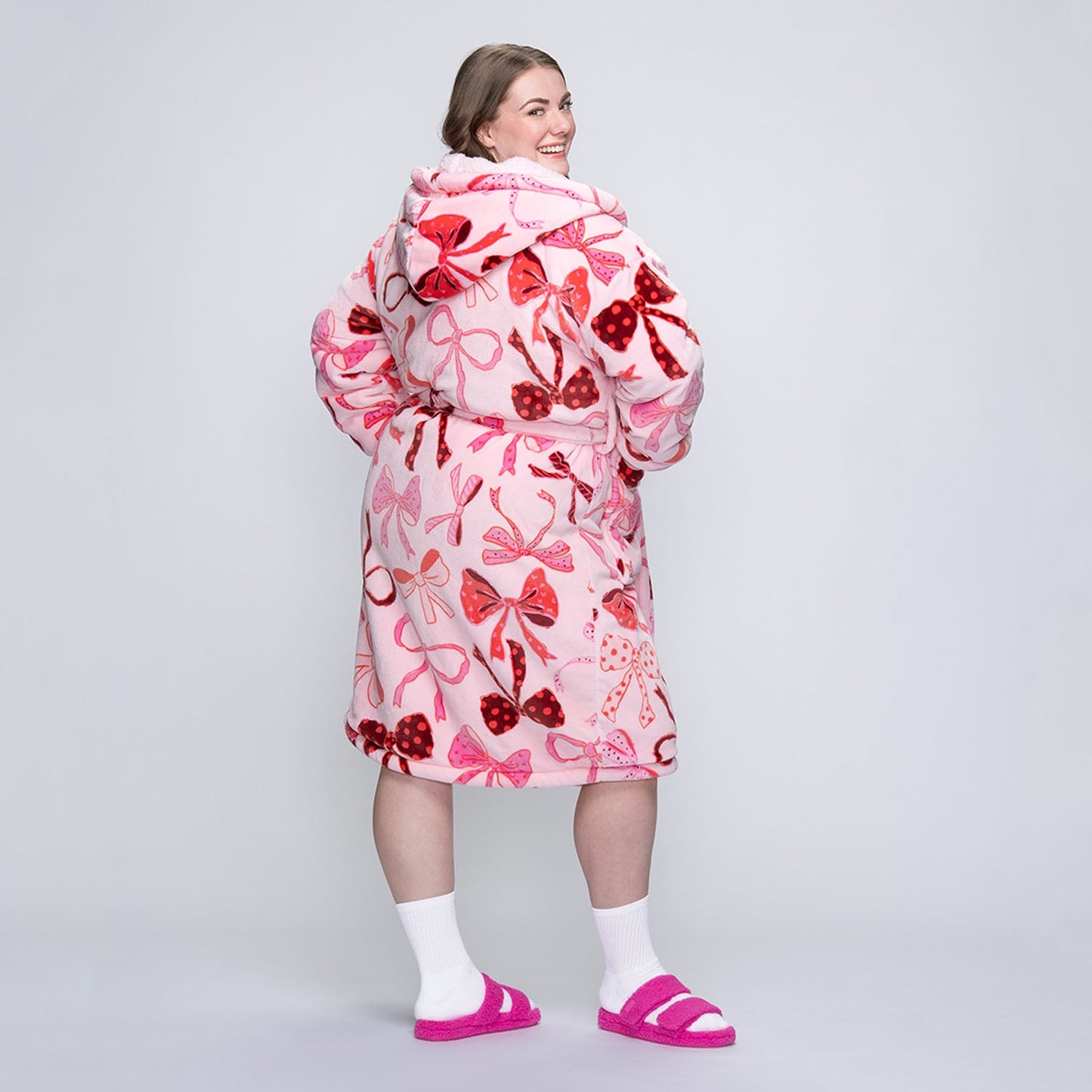 size: Tayla is 5’7” wearing a size  L/XL