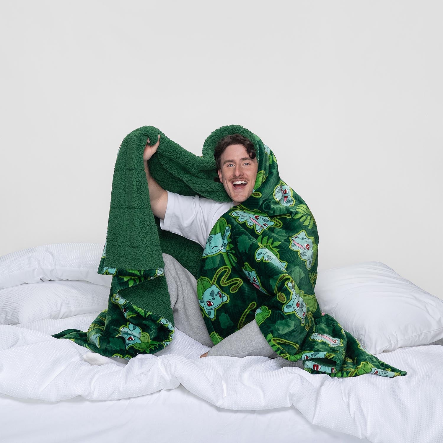 Pokémon Bulbasaur Sherpa Blanket Licensed – The Oodie USA
