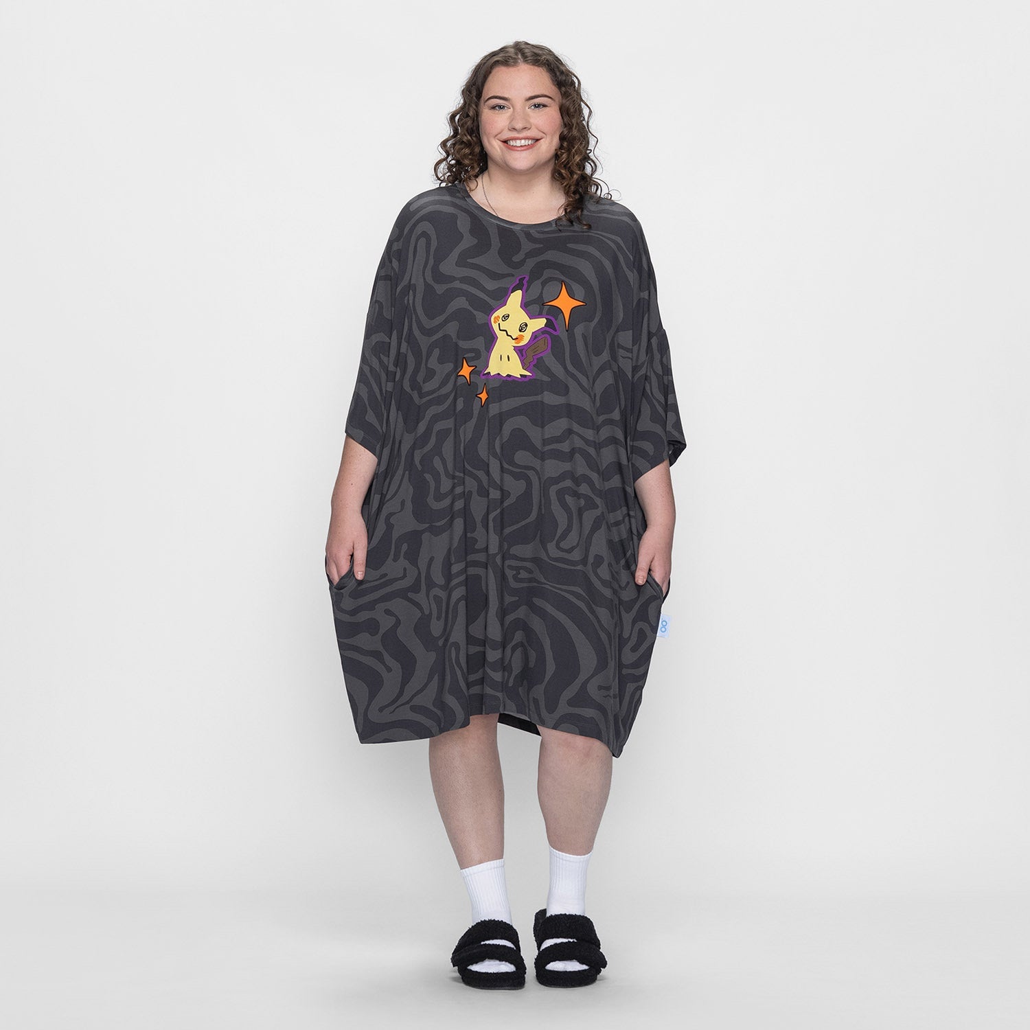 size: Finty is 169cm wearing a size OSFM