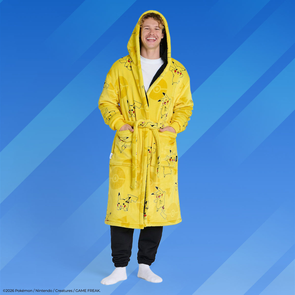 size: Archie is 183cm wearing a size L/XL