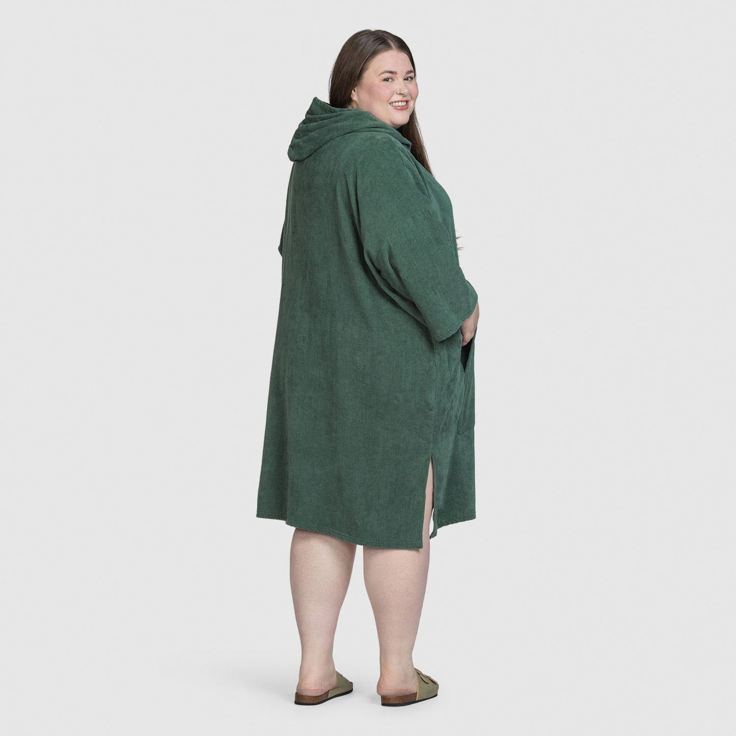 size: Lucy is 5'9" wearing a size S-XL