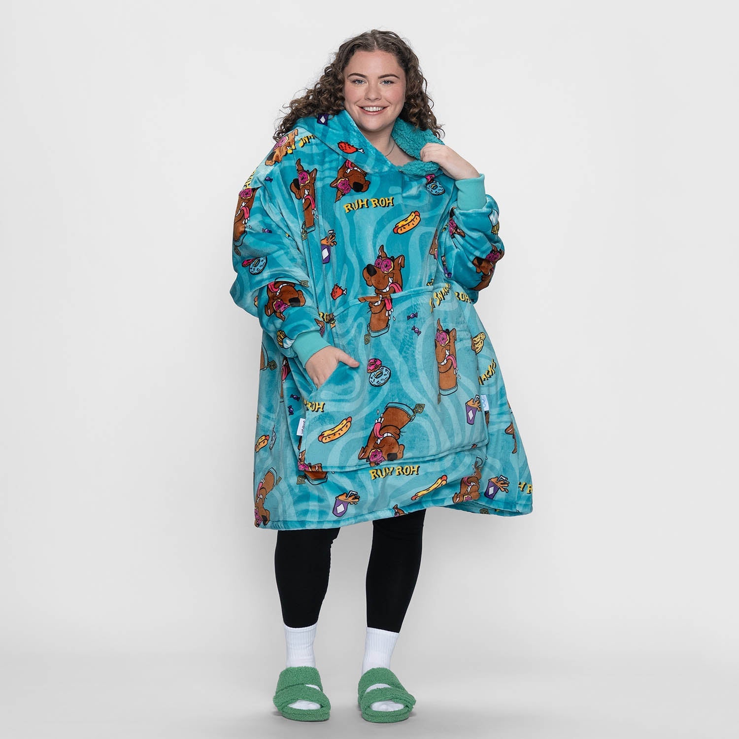 size: Finty is 5′7″ wearing a size OOD