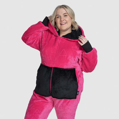 size: Montana is 5'5" wearing a size L/XL