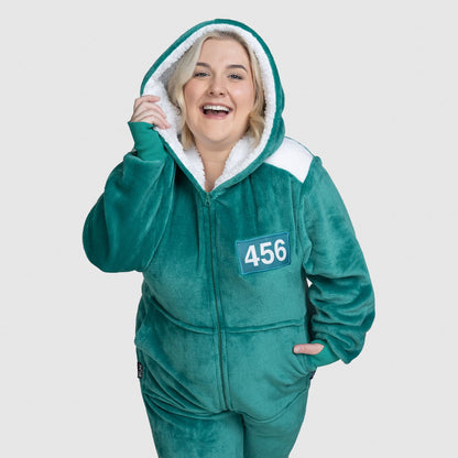 size: Montana is 5'5" wearing a size L/XL